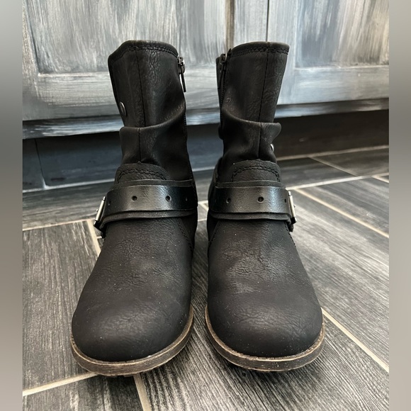 NWT SO Black Boots - Picture 3 of 9